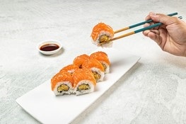 Comida encima de una mesaDescripci�n generada autom�ticamente con confianza baja