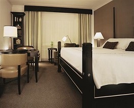 Queen Elizabeth Fairmont.jpg