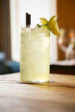 Macintosh HD:Users:cgt:Desktop:PUNKBACH_44.jpg