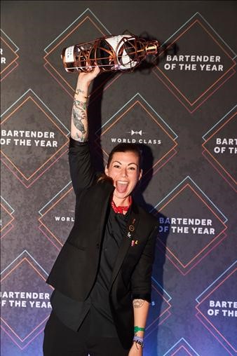 Descripcin: R:\GLOBALLY LIFESTYLE\Cayetana & Silvia\DIAGEO\12-WORLD CLASS\FY18\H1\COMPETITION 2017 - MEXICO\NOTAS DE PRENSA\WC FINAL\Kaitlyn Stewart is named the World Class Bartender of the Year in a glistening awards ceremony in Mexico City 2017.jpg