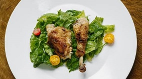 http://www.aeg.com.es/siteassets/common-assets/03.-taste/inspiration/tasteology/perfecting-the-classics/aeg_tasteology_shatzkers-salad.jpg?preset=565&origin=T1