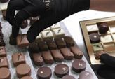 http://www.citeduchocolat.com/sites/default/files/wysiwyg/1-explorez-la-cite/chocolats_fins_valrhona.png