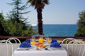 http://exp.cdn-hotels.com/hotels/2000000/1680000/1678300/1678210/1678210_60_z.jpg