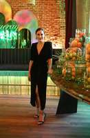 Tamara Falcó durante la experiencia ‘Inconfundible Tanqueray’ Vestido de la colección Avellaneda Loves Tamara