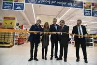 Santiago Gutiérrez, Dtor. de Explotación de Hipermercados; Carmela Fortuny y Camarena, alcaldesa de San Cugat del Vallés; Eric Uzan, Dtor. Gral. de Carrefour España; Jesús Inarejos, Dtor. Regional de Carrefour en Cataluña y Albert Planas, Dtor. del nuevo
