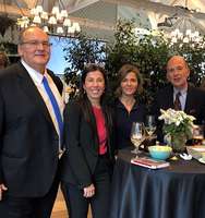 De izquierda a derecha Juan Alberto Recio (perfumerías Avenida), Mercedes Vivas (GPD), María López (Grupo Puig), Profesor Carlos Rodríguez Braun.