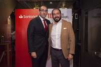 Javier Martín Clavo, director territorial de Castilla y León de Banco Santander junto a Juan Jiménez, Director Financiero Mahou San Miguel