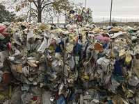Planta de selección y reciclaje de residuos del contenedor amarillo