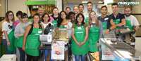 Los 16 participantes junto con Javier García Somoano- Supervisor y docente de la sección de charcutería; y Mercedes Ruiz García- Responsable de Formación, de Hijos de Luis Rodríguez (supermercados masymas)