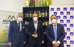 De izq. a der.: José Millán (Secretario de Prevenga), Diego Gallego (Presidente de MIGASA) y Javier Tena (Director territorial Sur de AXA).