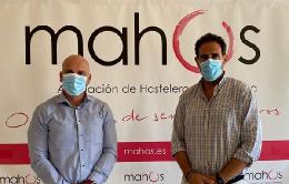 Víctor Arcos, director de Makro Málaga, y Javier Frutos, presidente de la Asociación de hostelería de Málaga