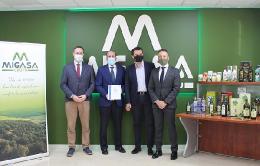 Juan Ramón Pérez, Delegado provincial de Agricultura de la Junta de Andalucía, Diego Gallego, Presidente de Grupo MIGASA, José María Bellido, Alcalde de Córdoba y César Martín-Duarte, Director de la Zona Sur de SAICA NATUR