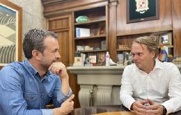 Etienne Strijp, presidente de HEINEKEN España, y Julio Millán, alcalde de Jaén