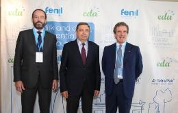 Ignacio Elola (izq), presidente de FeNIL, Luis Planas, ministro de agricultura pesca y alimentación y Giuseppe Ambrosi, presidente de EDA