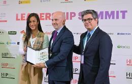 Ramón Aragonés, Consejero Delegado de NH Hotel Group, recibe el Premio a la Trayectoria Empresarial 2023 en HIP