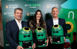Emilio Gallego, secretario general de Hostelería de España; Lidia Torrent, comunicadora y modelo; y José Manuel Núñez-Lagos, director general de Ecovidrio