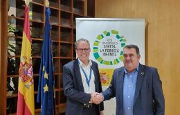 El director general de Nestlé España, Jordi Llach (izq) y el Alto Comisionado contra la Pobreza Infantil, Ernesto Gasco (dcha)