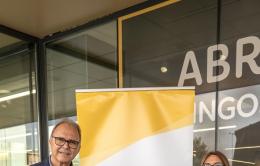 Aída Castillejo Alcaldesa de Rivas-Vaciamadrid y Eusebio Rubio Dtor. Gral. Ahorramas