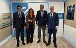 De izquierda a derecha: Ignacio García, director general de ASEDAS; Alejandra Pulido, directora de Sostenibilidad y Calidad de Clarel; José María Jiménez, CEO de Clarel; y Josep Antoni Duran i Lleida, presidente de ASEDAS