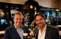 (de izquierda a derecha): Paulo Guludjian, director general de Diageo Iberia & Guilherme Cury Silva, presidente ejecutivo de HEINEKEN España
