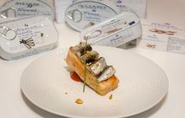 TORRIJA DE TOMATE CON SARDINILLAS